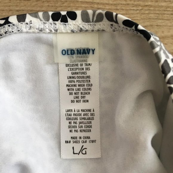 3/$35 Old Navy white and black floral print bikini - Picture 2 of 3